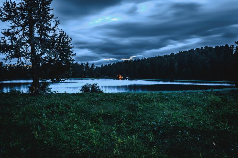 лагерь на берегу шестого озера. Каракольские озёра