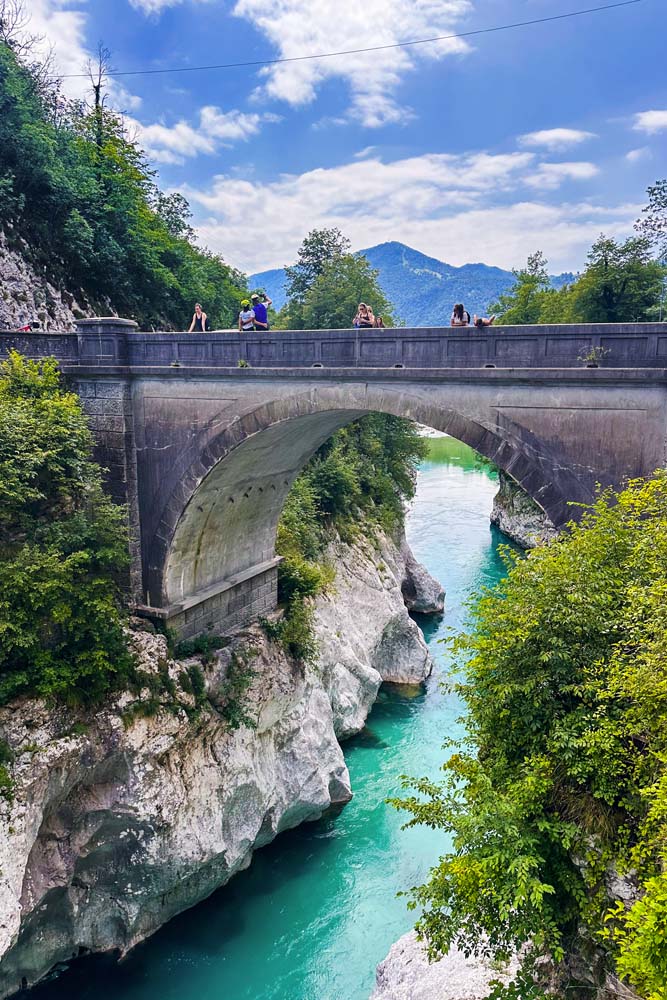 Вид на мост Наполеона и долину реки Соча