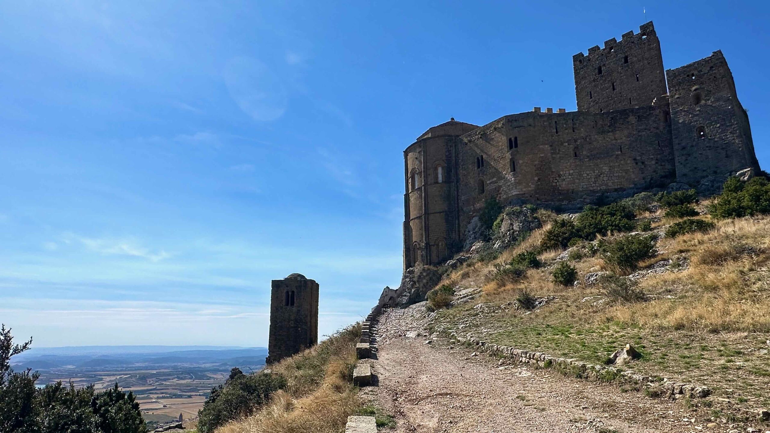 Замок Лоарре (Castillo de Loarre) 